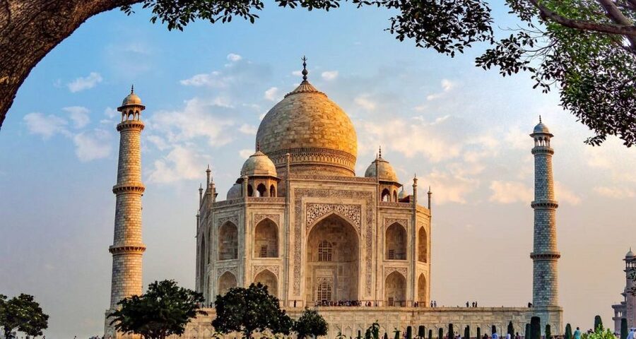 From Rishikesh: 2 Days Taj Mahal Agra Tour - The long road from Rishikesh to Agra
