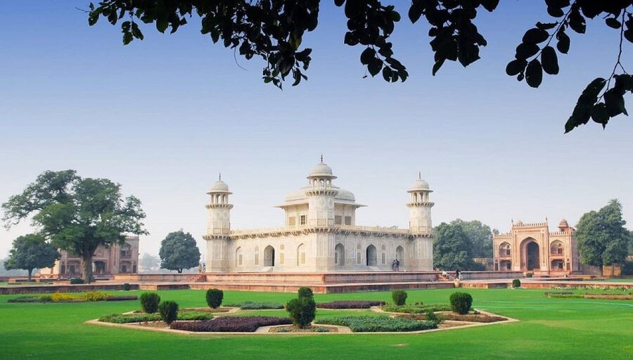 From Rishikesh: 2 Days Taj Mahal Agra Tour - Dawn at the Taj Mahal is the centerpiece