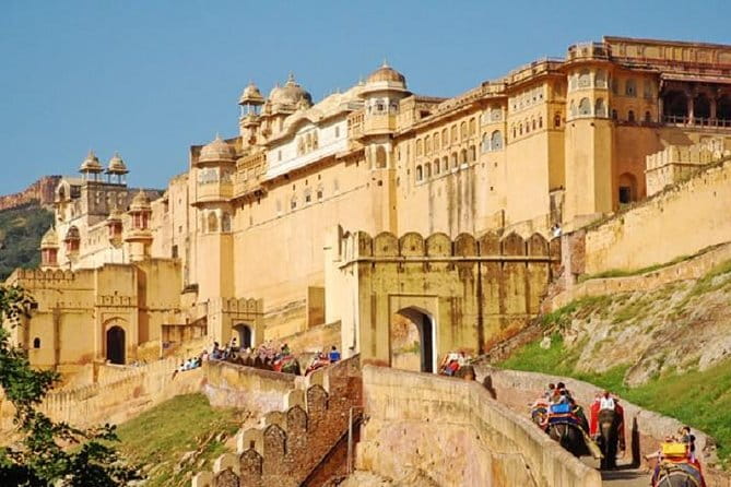 Full Day Jaipur Luxury Tuk-Tuk Tour - Hawa Mahal: the famous facade needs context