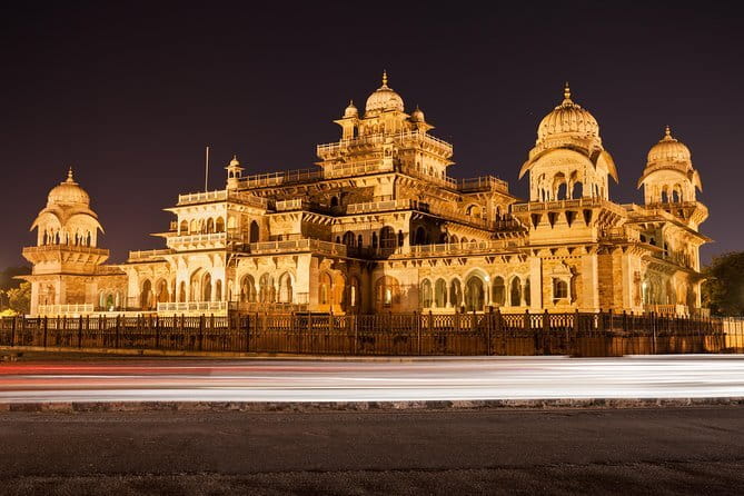 Full day Jaipur sightseeing tour by tuk tuk. - Markets and lunch: where the schedule becomes your own