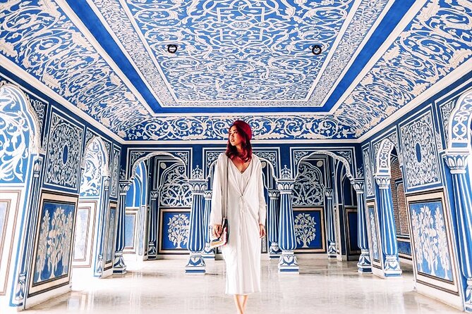 Full-Day Jaipur Tour Ending with a Sunset Experience - City Palace: two hours among Jaipur’s royal courtyards