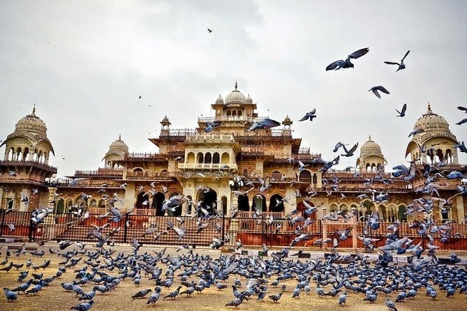 Full-Day Private Tour Heritage of Jaipur with Amber Fort - Hawa Mahal is a short but essential stop