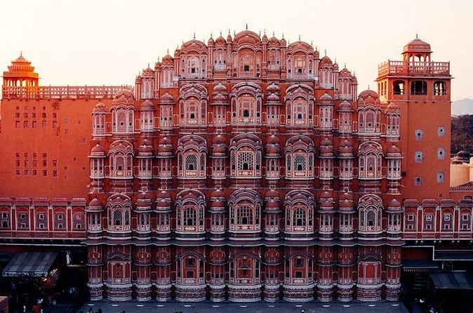 Full Day Sightseeing Jaipur Tour by Car With Guide Include Lunch - Gaitore explains Jaipur’s royal memorial tradition