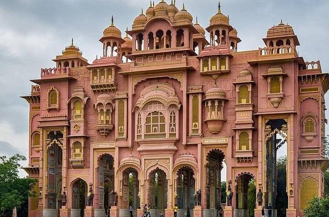 Full Day Sightseeing Jaipur Tour by Car With Guide Include Lunch - Panna Meena ka Kund is the route’s architectural surprise