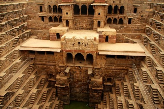 Guided Fatehpur Sikri & Abhaneri Tour From Agra To Jaipur By Car - Why this is more than a simple Agra to Jaipur transfer
