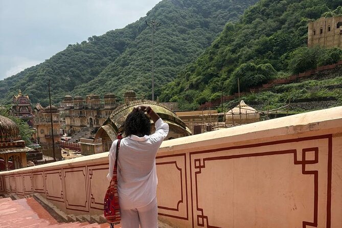 Half-Day Jaipur Heritage Tour with Monkey Temple - Jaipur’s flower market in half an hour