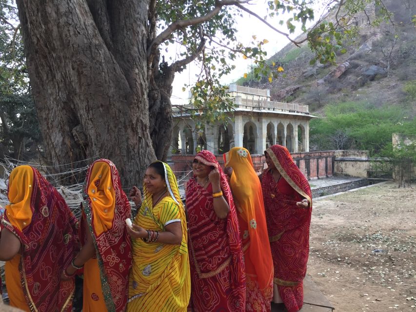 Heritage Walk & Street Food Tasting in Jaipur - Starting at Golcha Cinema and Chaura Rasta
