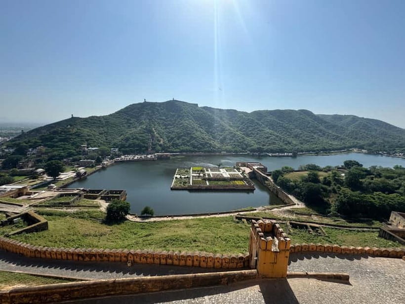 Highlights of Jaipur City on a Full Day Tour by Private Car - Amber Palace and Its Courtyards on the Hillside