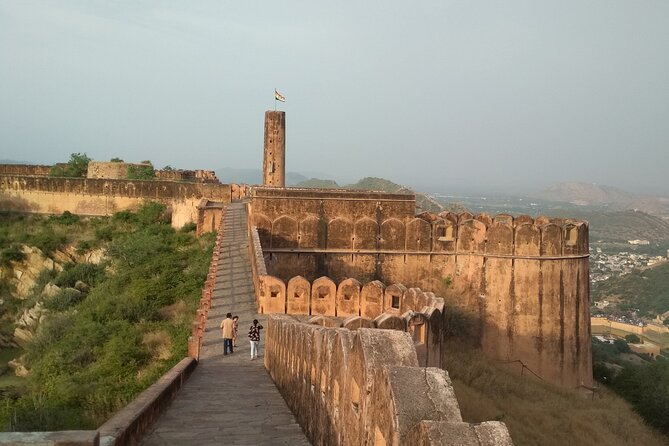 Jaipur 02 Days Private Tour with Vehicle+Professional Chauffeur - Hawa Mahal is a short but essential city stop