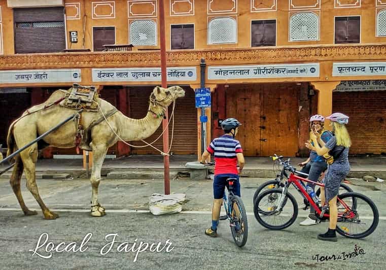 Jaipur: 3-Hour Morning Bike Tour of Jaipur Old City - Meeting the guides and choosing the right bicycle