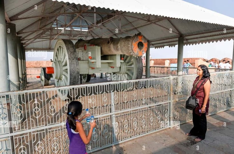 Jaipur: 4 Hours Nahargarh and Jaigarh Forts Tuk-Tuk Tour - Jaigarh Fort from 10:30 am: walls, gardens, and the Jaivana cannon