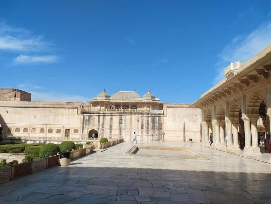 Jaipur: Amber Fort Guided Tour and Entry Ticket - How the private format changes the visit