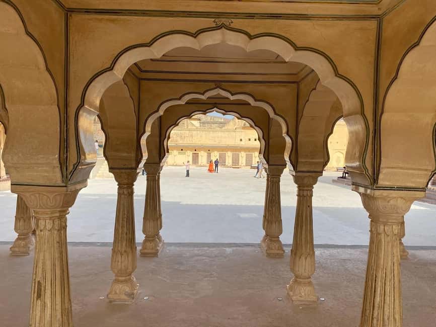 Jaipur: Amber Fort Guided Tour and Entry Ticket - Water channels, bastions, and views over Maota Lake
