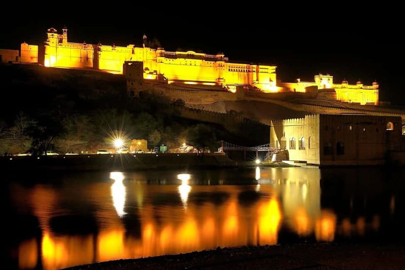 Jaipur: Amber Fort Light & Sound Show with Dinner - Amber Fort becomes a night-time theater