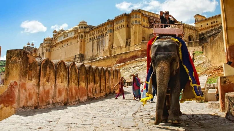 Jaipur: Amber Fort, Stepwell & Jal Mahal with Pickup - Why Amber Fort deserves the longest stop