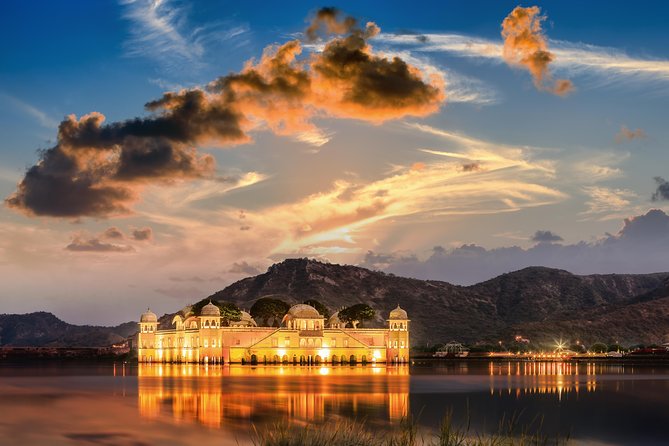 Jaipur Amer Fort, Jal Mahal & Stepwell Private Half-Day Tour - Jal Mahal: a short stop by Man Sagar Lake