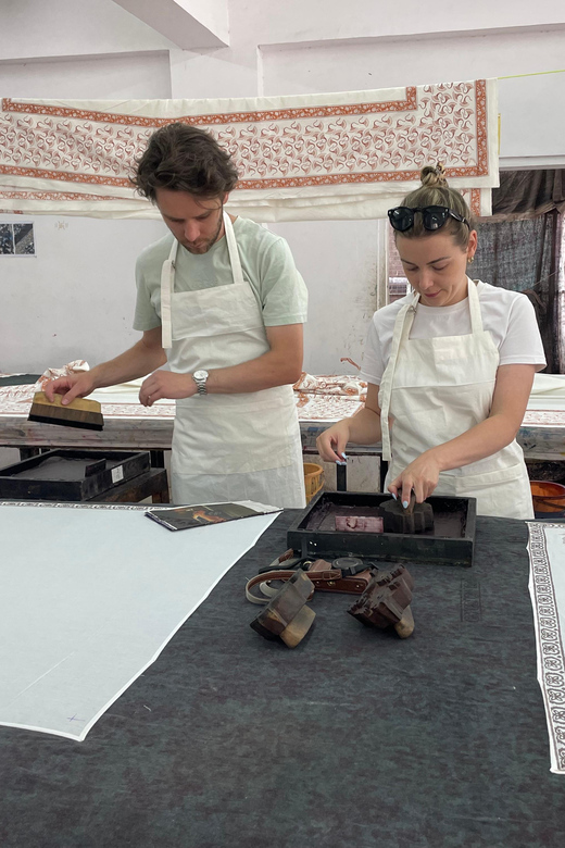 Jaipur: Block Printing Workshop and Hands-on Experience - Entering the workshop and seeing the craft at work