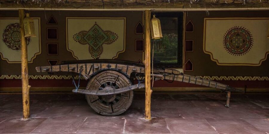 Jaipur: Chokhi Dhani with Private Transportation and Dinner - Walking through the huts and rural designs