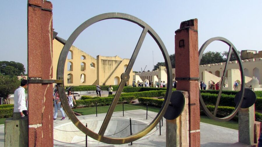 Jaipur: City Sightseeing Private Full-Day Guided Tour - Amber Fort begins the day on a grand scale