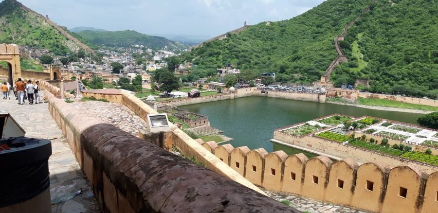 Jaipur: City Sightseeing Private Full-Day Guided Tour - Jal Mahal brings a quieter change of scene