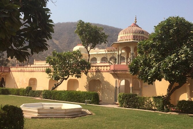 Jaipur City Tour by Private Car With English Speaking Driver - Jal Mahal from the lakeside