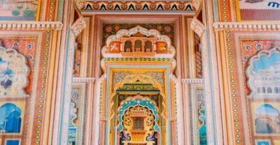 Jaipur City Tour: City Palace, Jantar, Hawa & Jal Mahal