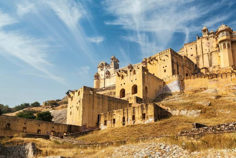 Jaipur: Explore Amber, Jaigarh & Nahargarh Fort with Sunset - Jal Mahal is a roadside photo stop