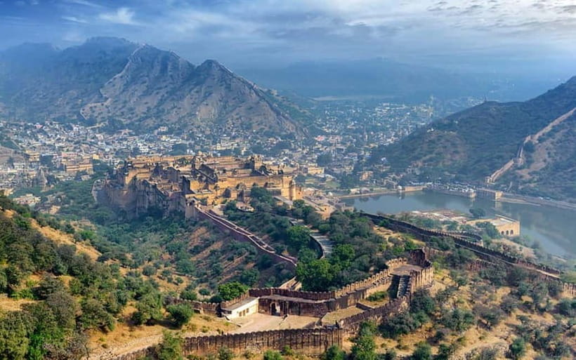 Jaipur: Full Day City sightseeing with Car, Guide & Lunch - City Palace, the royal heart of the route