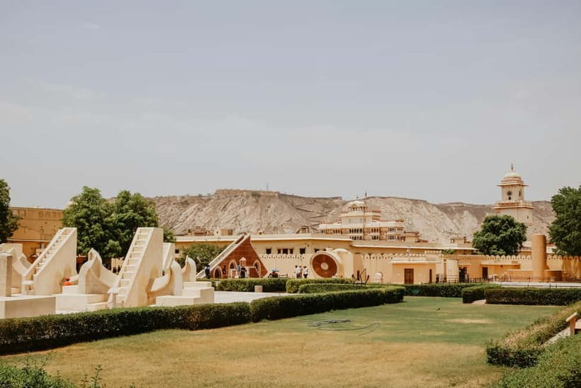 Jaipur: Full-Day City Tour with Car, Guide & Skip-the-Line - Panna Meena ka Kund and the geometry of water