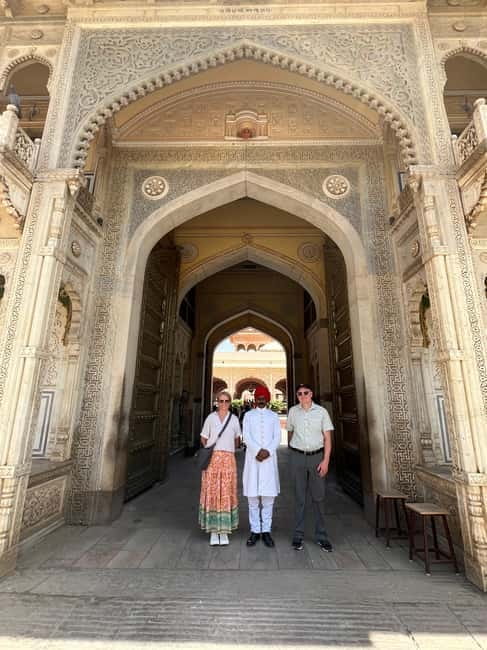 Jaipur: Full-Day City Tour with Car, Guide & Skip-the-Line - Lunch and the practical value of an optional buffet