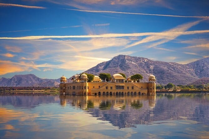 Jaipur Full Day Heritage of Pink City Tour By Tuk Tuk With Chai - Hawa Mahal and the face of Jaipur