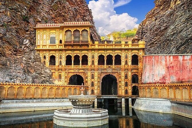 Jaipur Full Day Heritage of Pink City Tour By Tuk Tuk With Chai - Royal Gaitor’s marble cenotaphs