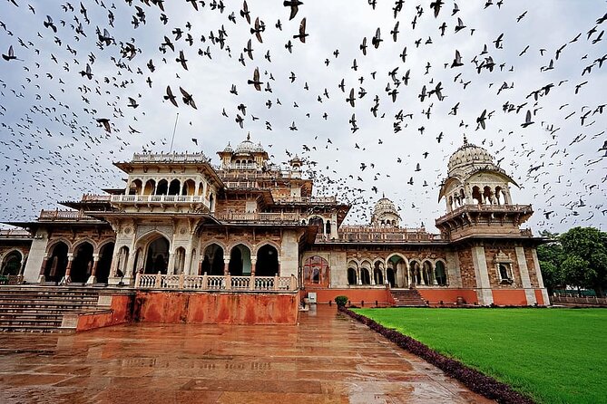 Jaipur Full-Day Heritage Tour with Guide - Hawa Mahal is more than a pretty facade