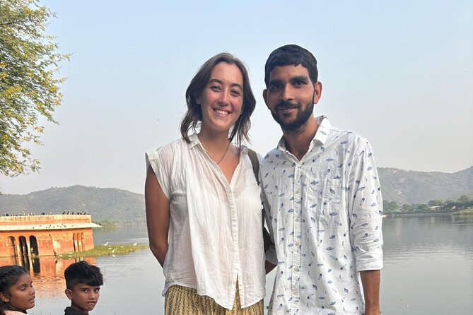 Jaipur Full-Day Motorbike Tour for Solo Female Travelers - Jawahar Kala Kendra adds an artful pause