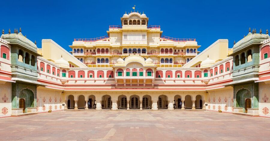 Jaipur: Full-Day Private City Tour by Car with Guide - Amber Fort and other additions need advance confirmation