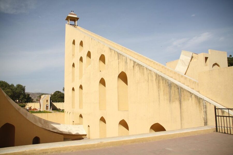 Jaipur: Full-Day Private Sightseeing Tour by Tuk Tuk - Jal Mahal beside Man Sagar Lake