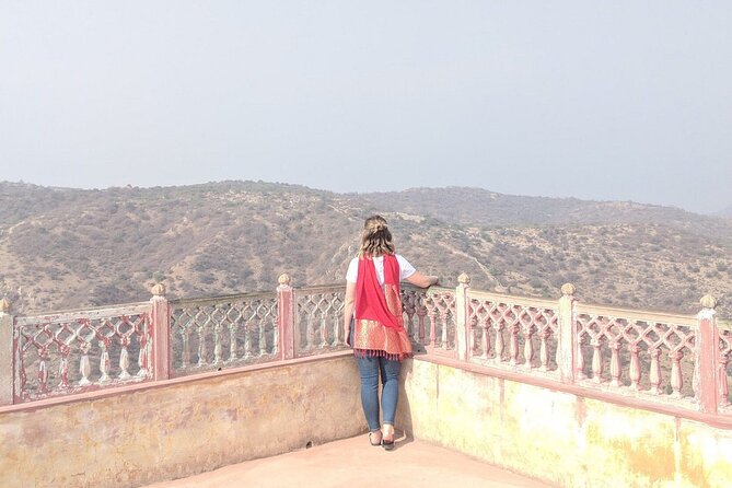 Jaipur Guided Day Trip By Car - Royal Gaitor, a quieter memorial site