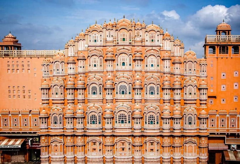 Jaipur: Guided History Walking Tour with Food Tasting - The flower market and the walk back to ordinary Jaipur