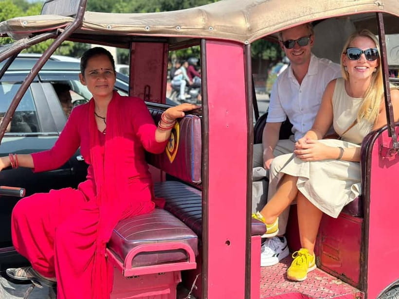 Jaipur Half-Day City Tour By E-Rickshaw with Female Driver - Dawn at Jaipur’s flower market