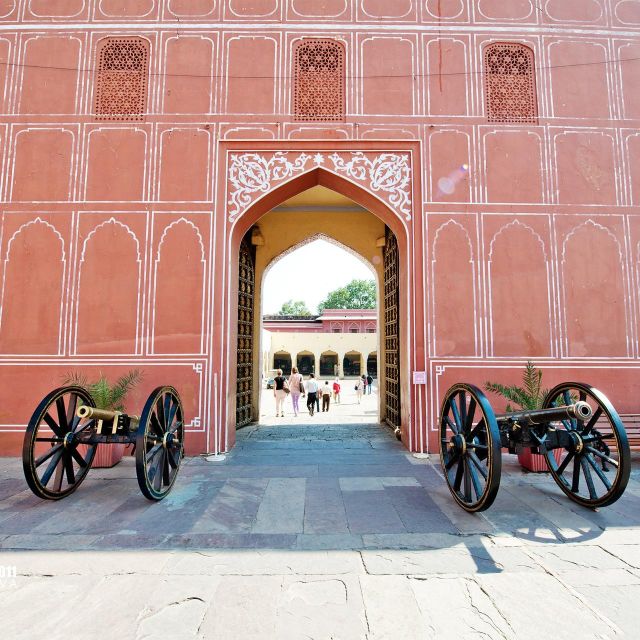 Jaipur: Half-Day Guided Sightseeing Tour with Flower Market - Ramgarhmode and the road back