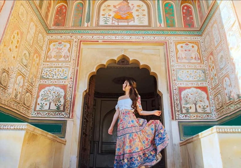 Jaipur: Half-Day Guided Sightseeing Tour with Flower Market - Gaitor gives the morning a quieter pause