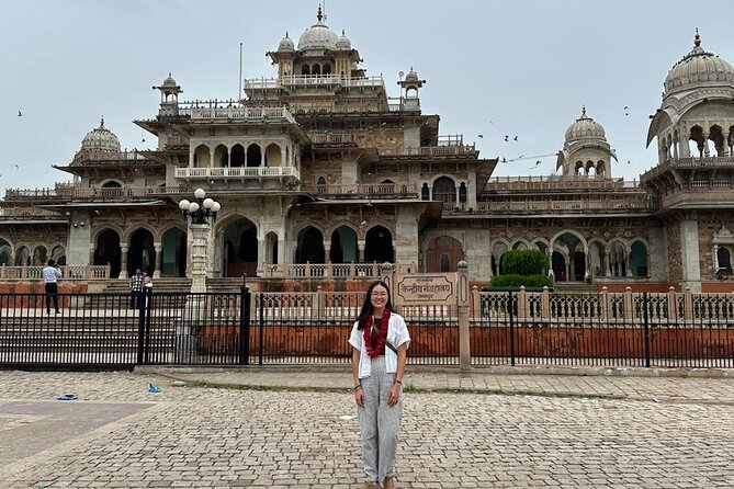 Jaipur Half-Day Heritage Tour by Women-Driven E-Rickshaw - Jal Mahal offers a quick water-side pause