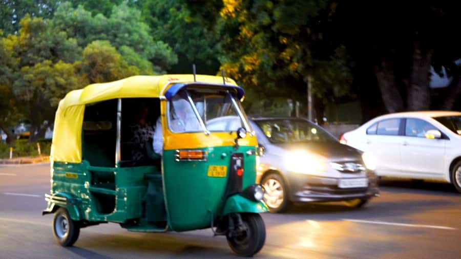 Jaipur: Half-Day or Full-Day Tour with Flower Market - What the tuk-tuk changes about the experience