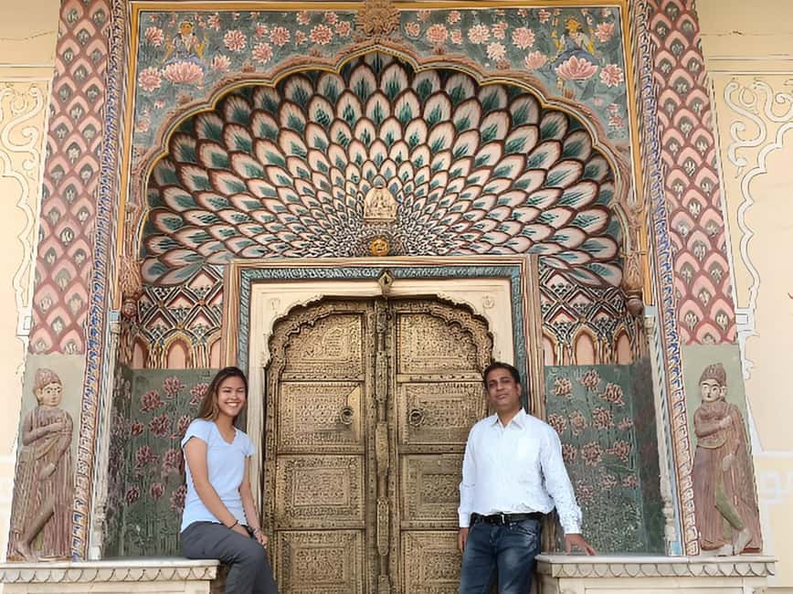 Jaipur: Half-Day Sightseeing Tour of the Heritage Pink City - Walking the Pink City’s old streets