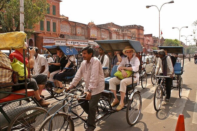 Jaipur Heritage and Old Market Shopping Tour - Bangles and silver work on Maniharo Ka Rasta