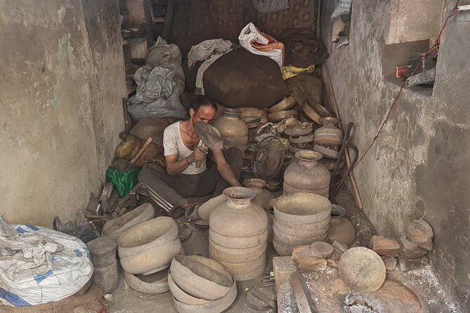 Jaipur Heritage Walk - Artisans | Bazaars | Culinary | Temples (Awarded) - Maniharo Ka Rasta and the sealing-wax bangles