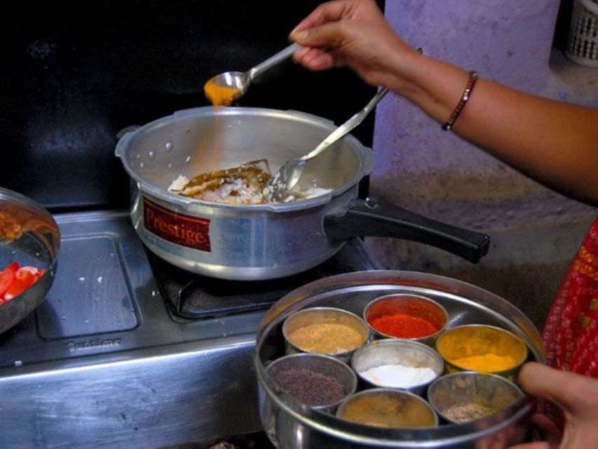 Jaipur Home Cooking Experience with Authentic Lunch/Dinner - Meeting Shoaib and His Family