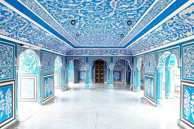 Jaipur Instagram Tour of Photogenic Spots - Jal Mahal is a quick lakeside photograph
