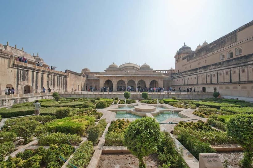 Jaipur: Jaipur & Amber Fort Full or Half-Day Guided Tour - Private transport makes Jaipur easier