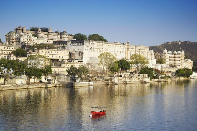 Jaipur Jodhpur Udaipur in 06 Days - Transport, guides, and group size